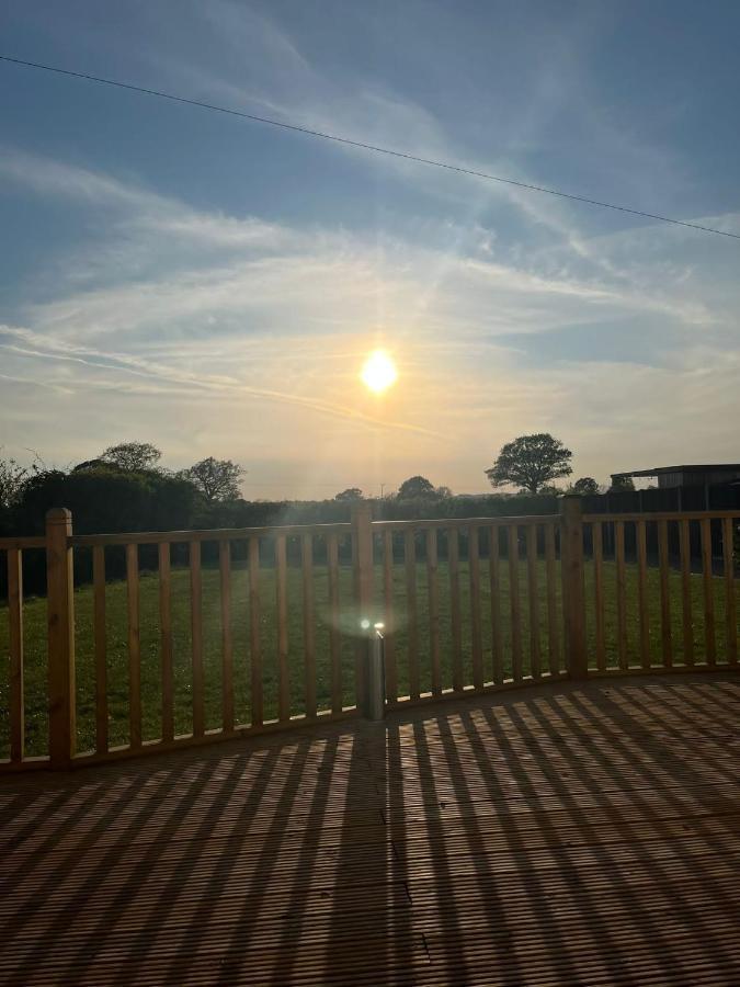 Hillvine Hotel Hartpury Bagian luar foto