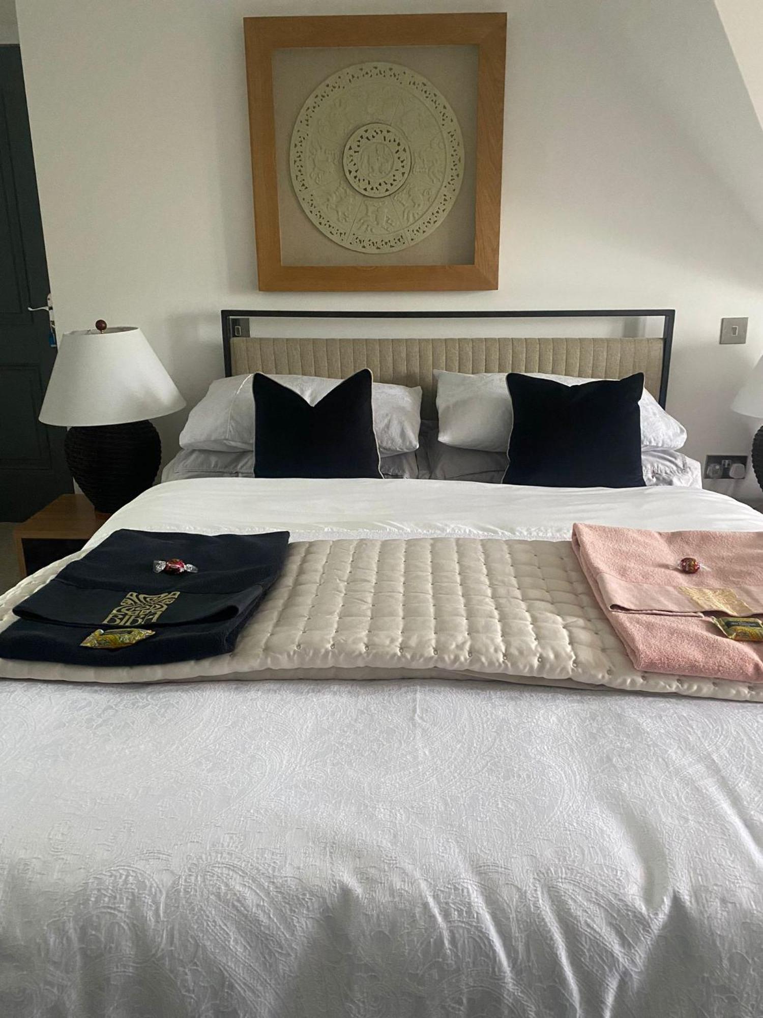 Hillvine Hotel Hartpury Bagian luar foto